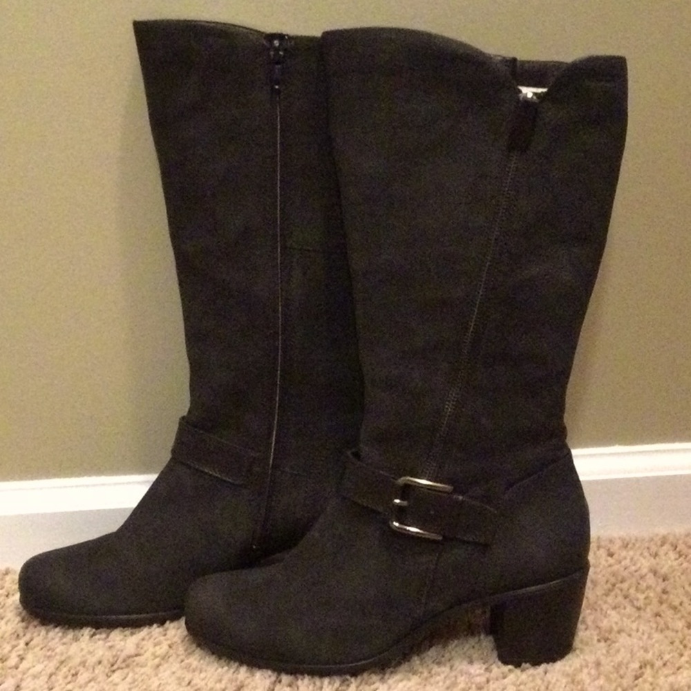 Boots, wide calf